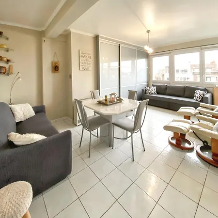 Comfortable In Blankenberge, 40 Sqm, Parking Apartamento *